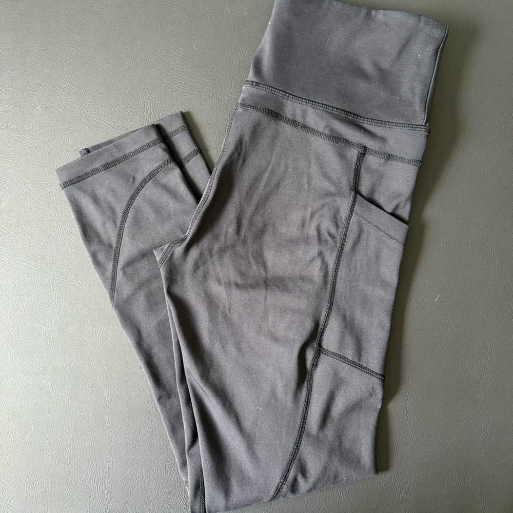Zyia black leggings with pockets size 6-8 (medium) - Picture 4 of 6
